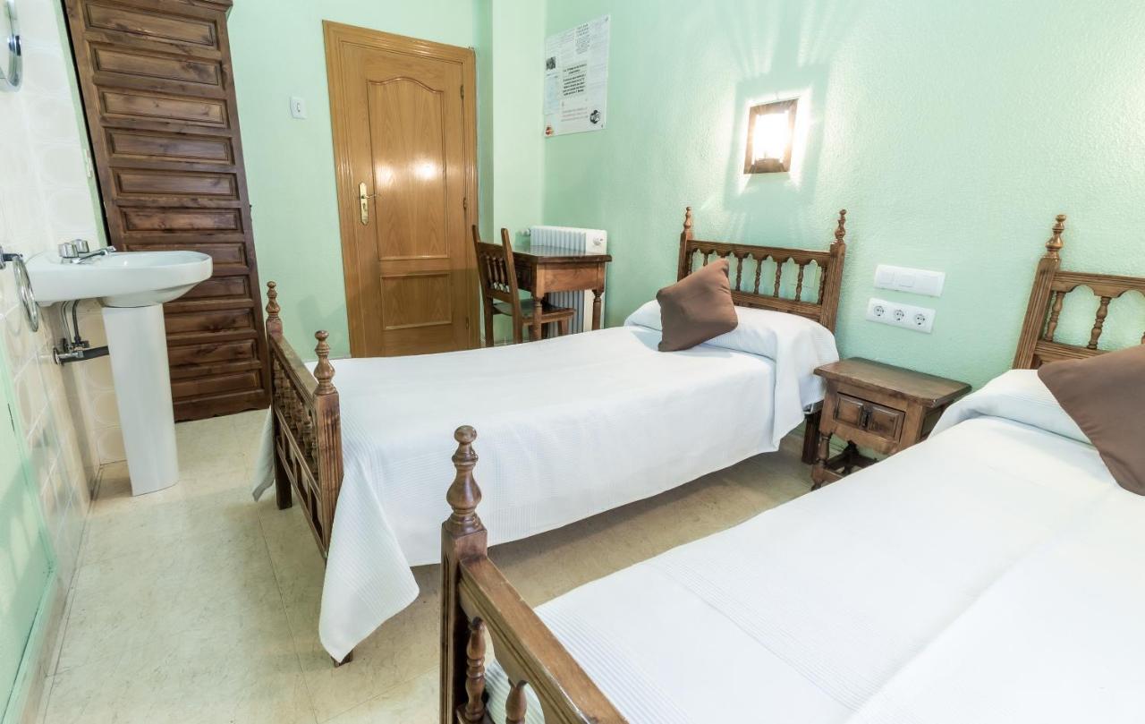 Pension Virginia By Vivere Stays Саламанка Екстериор снимка